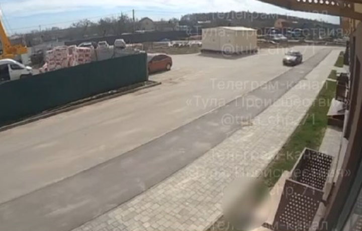 В Туле годовалый ребенок выпал из окна дома в ЖК «Притяжение»: момент попал на видео В Туле годовалый ребенок выпал из окна дома в ЖК «Притяжение»: момент попал на видео