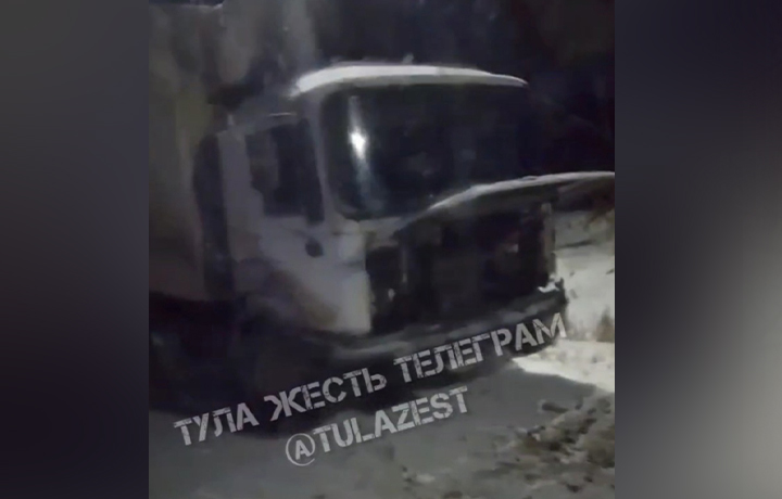 В Арсеньевском районе столкнулись «Рено» и большегруз В Арсеньевском районе столкнулись «Рено» и большегруз