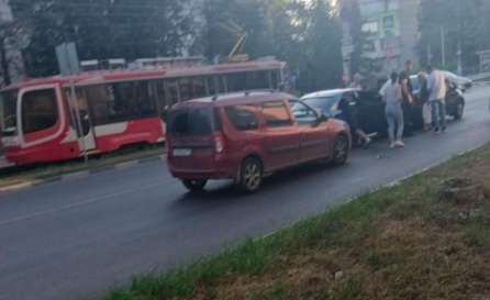 В Туле на улице Металлургов произошло массовое ДТП