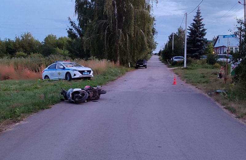 ﻿Водитель и 11-летняя пассажирка скутера попали в больницу после ДТП в Плавском районе