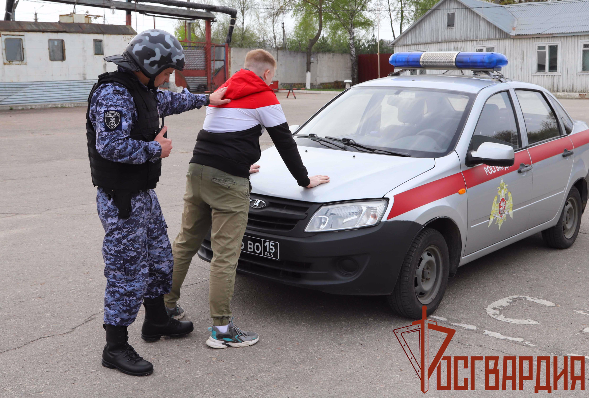 Житель Новомосковска, хулиганивший в храме, был задержан сотрудниками Росгвардии