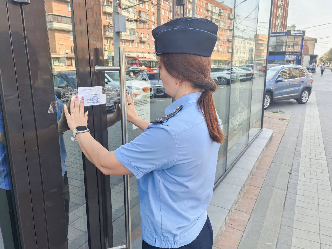 Отравления, просрочка, грязь и тараканы: какие кафе и за что закрывали в Туле после проверок