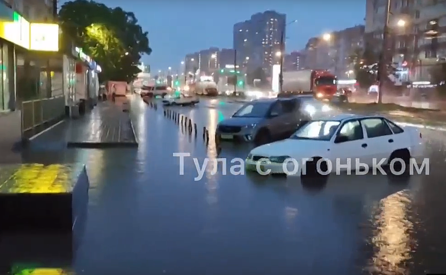 Зеленстрой затопило в Туле после ночного дождя