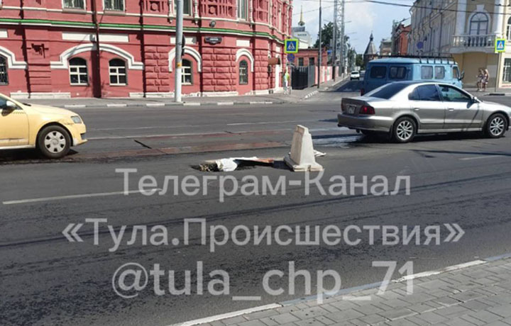 Автомобилистов предупредили о глубокой яме на улице Советской в Туле