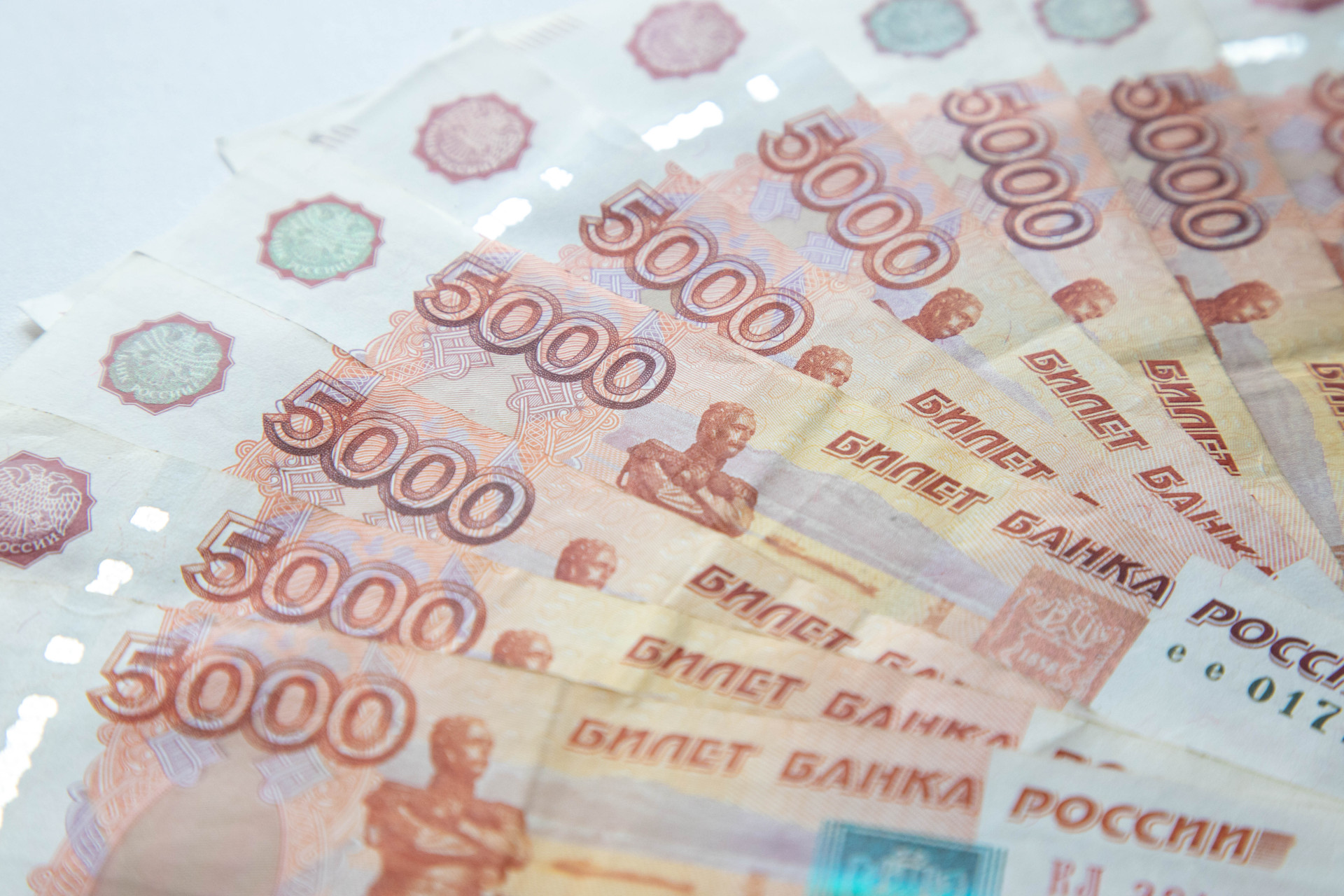 За минувшие выходные жители Тульской области отдали мошенникам 6,5 млн рублей