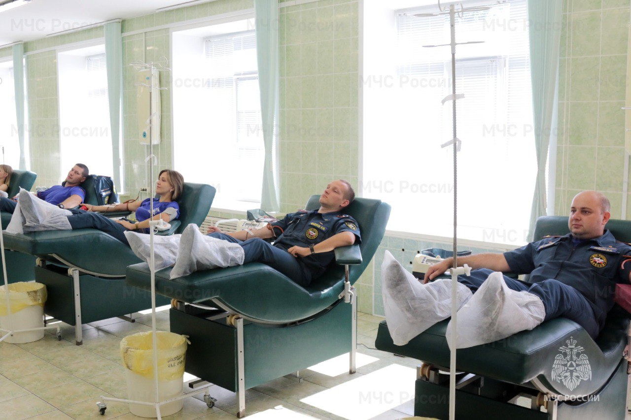Тульские спасатели стали донорами крови