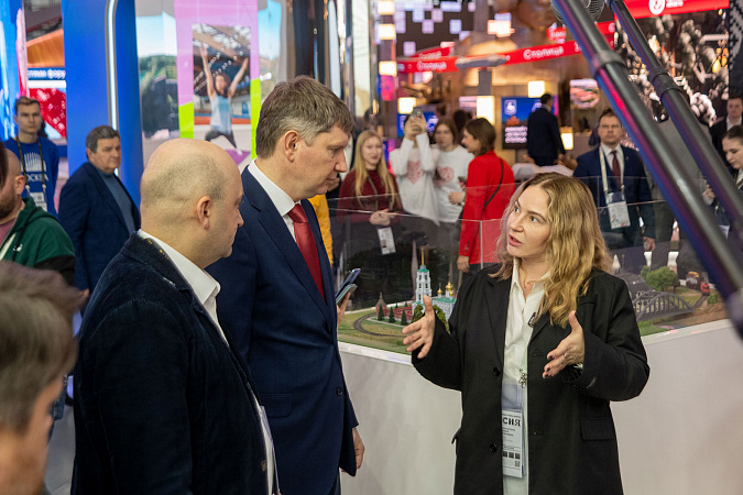 На выставке "Россия" в Москве стенд Тульской области посетил министр экономического развития РФ