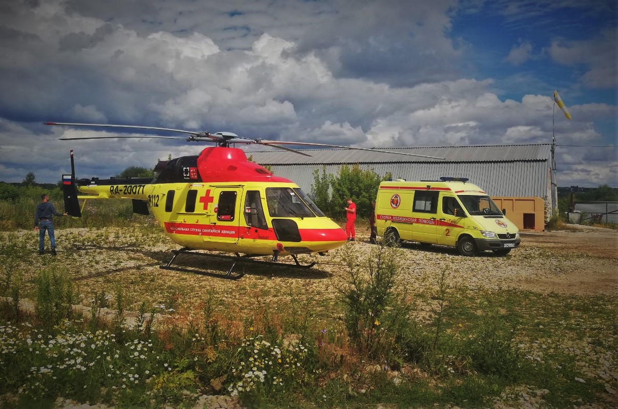 Около 600 вылетов за три года: о сложностях работы в тульской санавиации рассказали врач и пилот вертолета