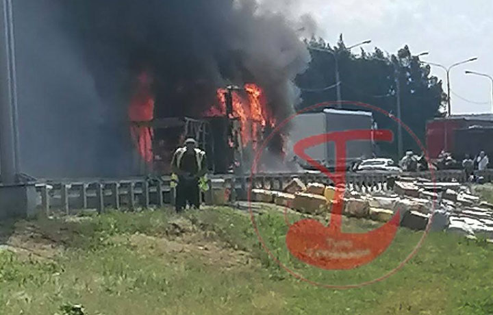 На трассе М-4 "Дон" в Тульской области загорелся пассажирский автобус