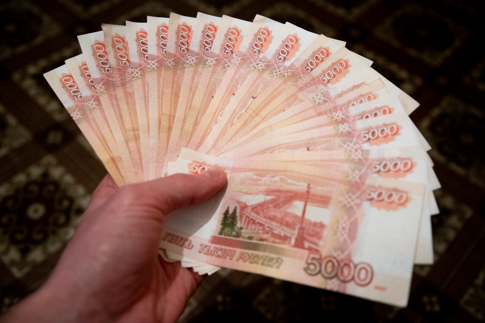 73-летняя тулячка лишилась по вине мошенников 1,3 млн рублей