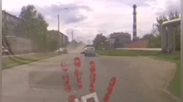 Мотоциклист без водительских прав пострадал в серьезной аварии в Новомосковске