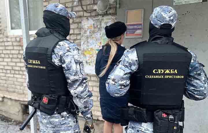 За долги по алиментам семейную пару из Богородицка арестовали на десять суток За долги по алиментам семейную пару из Богородицка арестовали на десять суток
