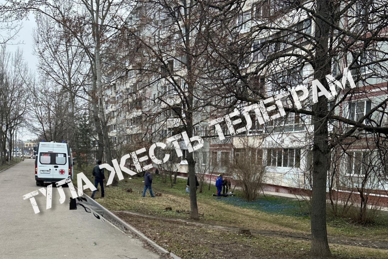 В Туле обнаружили труп мужчины под окнами дома на улице Пушкинской