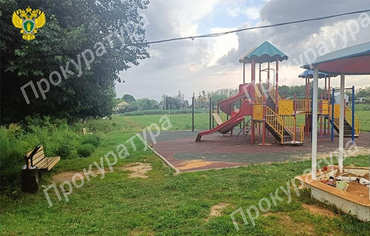 Прокуратура нашла нарушения на детских площадках в Воловском районе