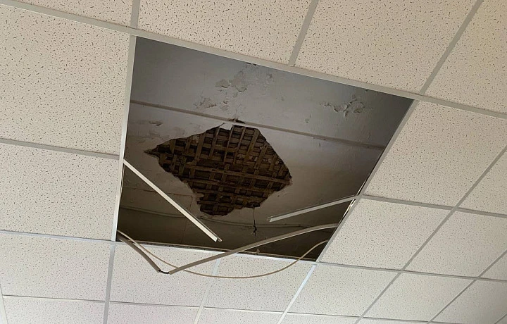 Прокуратура начала проверку по факту обвала потолка в одной из школ Ясногорска