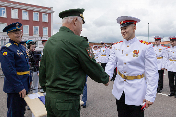 Выпускники Тульского суворовского военного училища получили аттестаты
