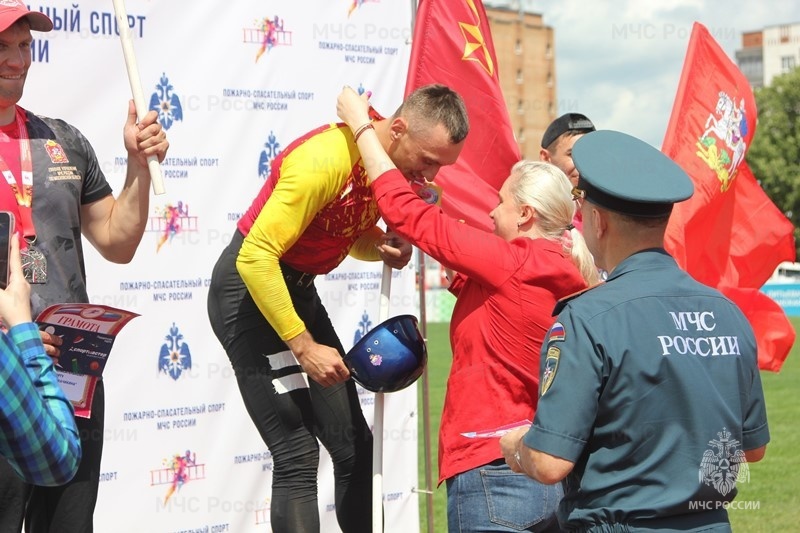 Туляк Алексей Сеуткин победил на соревнованиях по пожарно-спасательному спорту в Курске