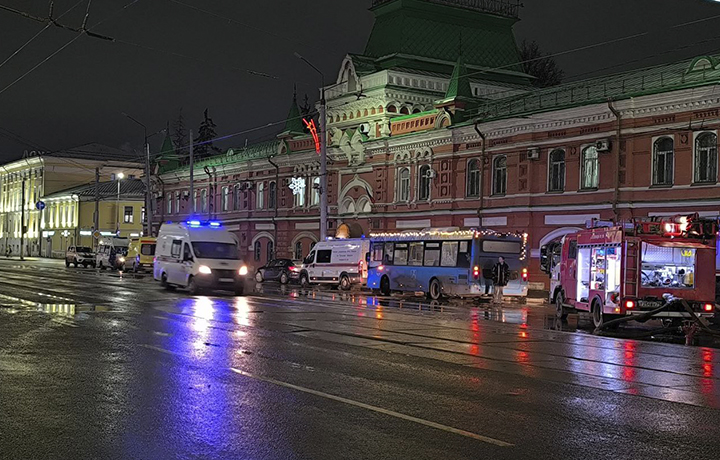 Пожар локализован: Миляев поставил задачу восстановить до утра движение на улице Советской в Туле