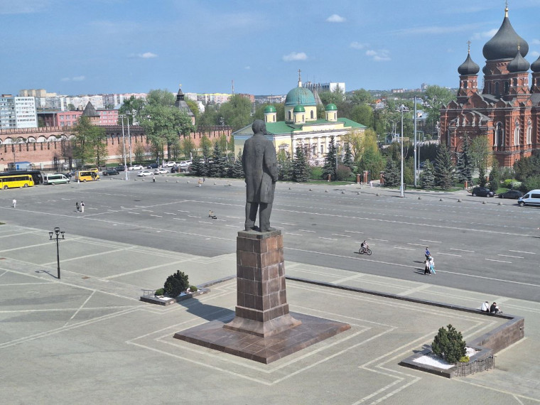 На площади Ленина в Туле перекроют парковку с 28 апреля по 11 мая