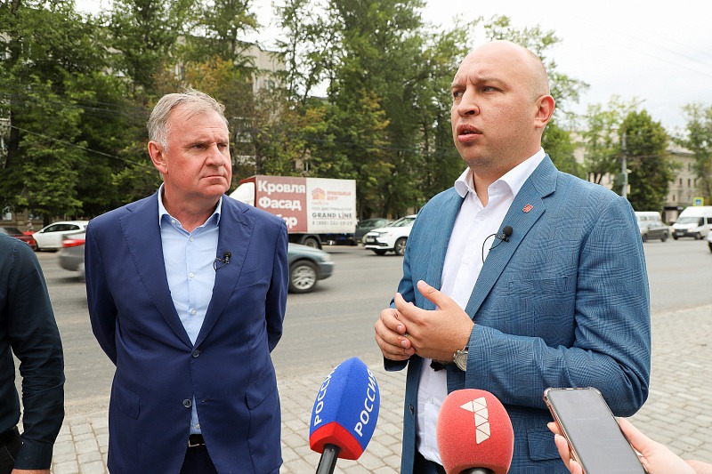 В Туле проинспектировали ход комплексного ремонта проспекта Ленина