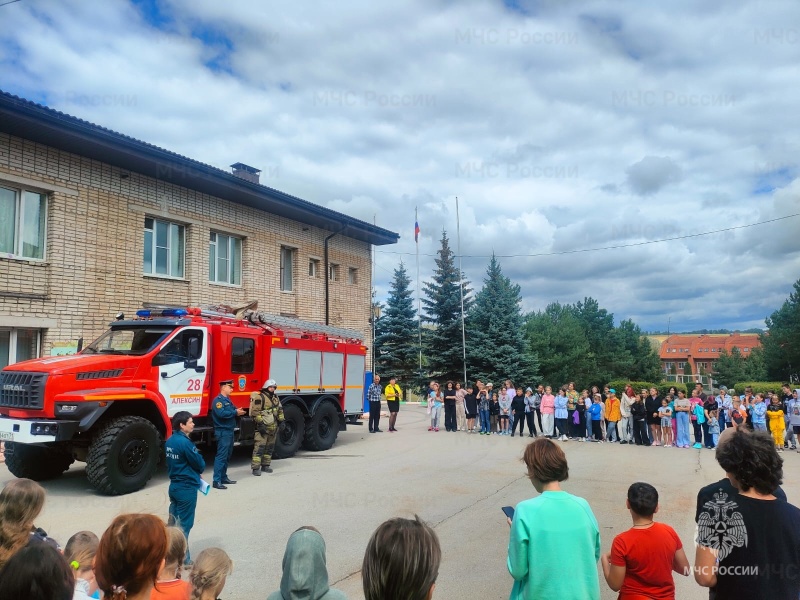 Фото спасатель пожарный