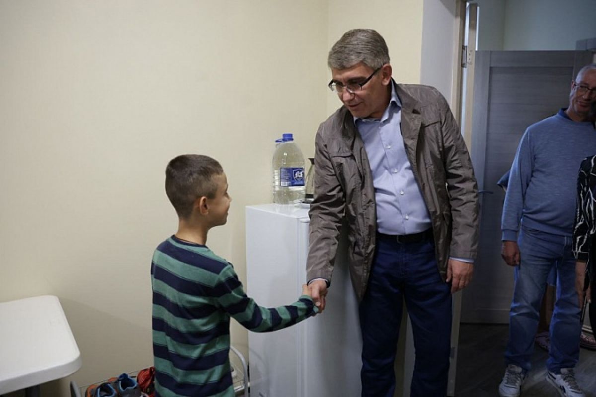 Дмитрий Миляев проверил, как жители Курской области разместились в Тульской