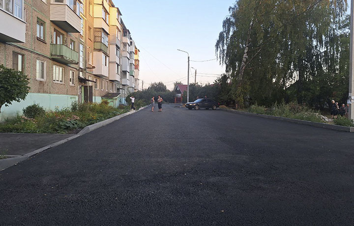 В Новомосковске продолжается благоустройство дворов