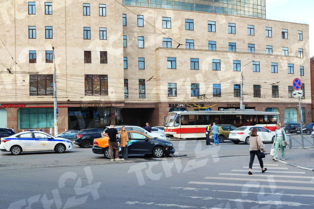 Водитель каршеринга устроил ДТП на улице Советской в Туле