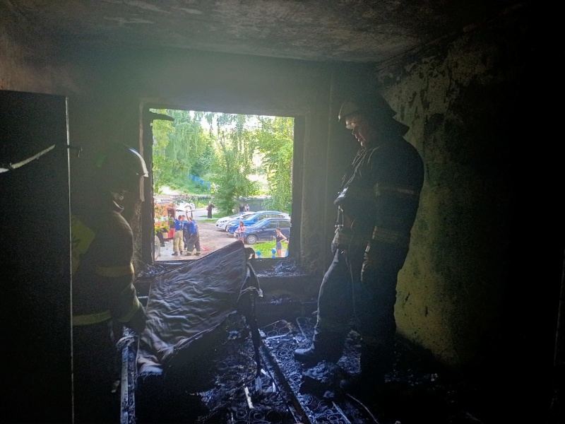 Из пожара на улице Ложевой в Туле спасли человека