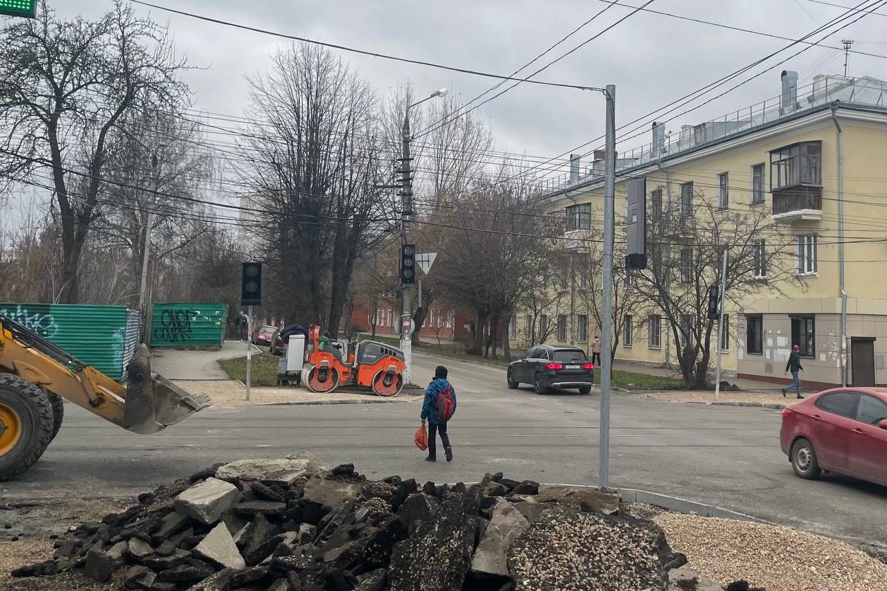 На перекрестке улиц Оружейной и Мира в Туле сломались светофоры