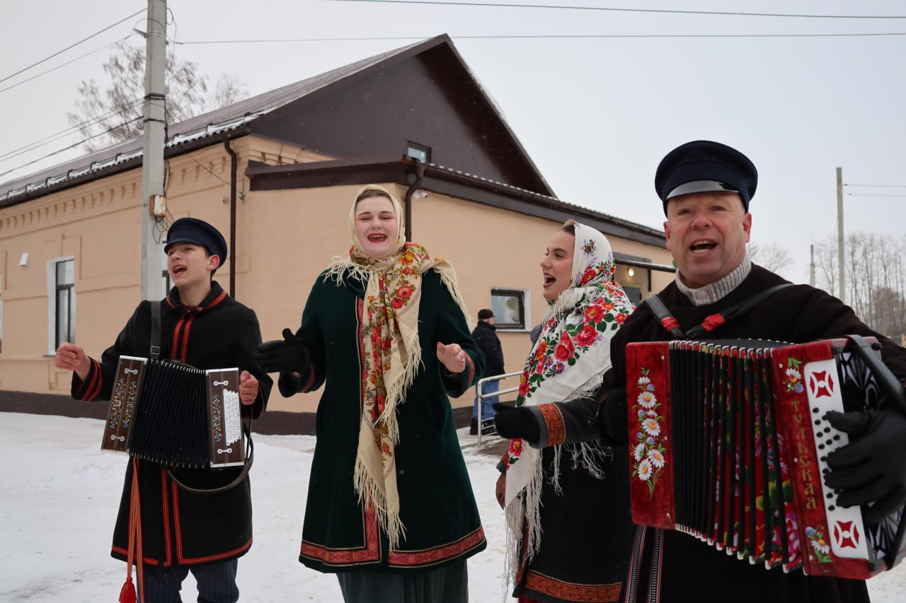 В селе Холтобино Тульской области отметили открытие обновленного Дома культуры