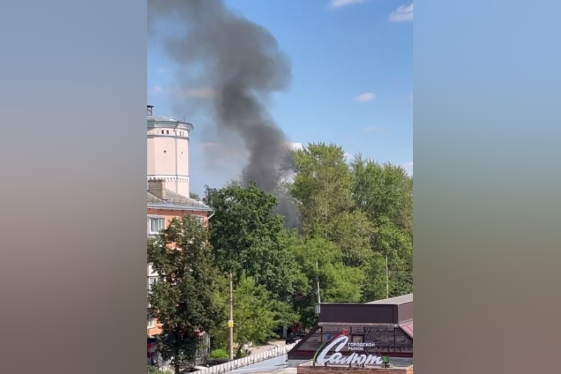 У рынка на улице Академика Павлова в Туле произошел пожар