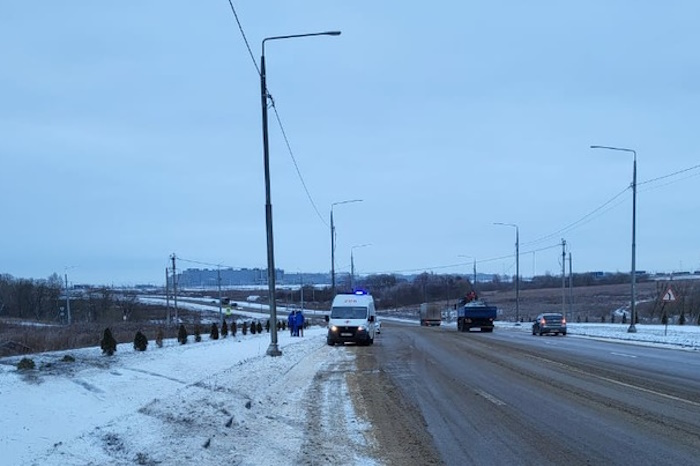 Два человека попали в больницу после ДТП с «ВАЗом» в Узловой