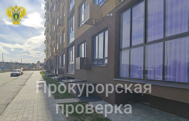 Прокуратура начала проверку по факту падения ребенка из окна многоэтажки в Туле