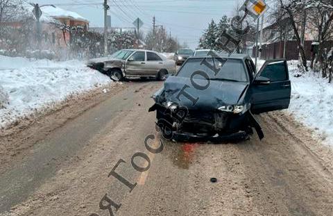 В Туле столкнулись ВАЗ и Chery