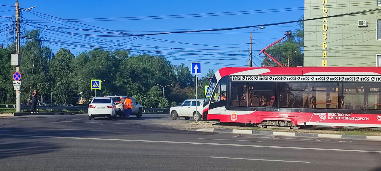 В Туле из-за ДТП встали трамваи