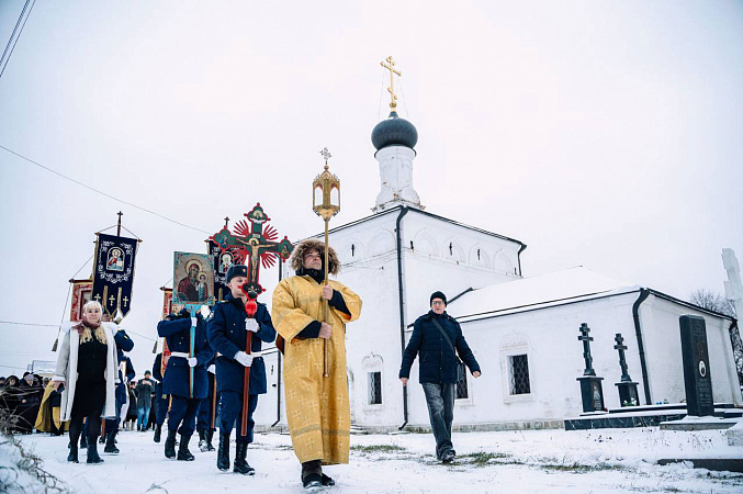 Алексину передали частицу Честного и Животворящего Креста Господня и частицы святых мощей Алексину передали частицу Честного и Животворящего Креста Господня и частицы святых мощей
