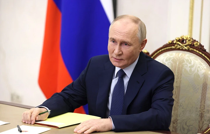 Владимир Путин объявил пасхальное перемирие Владимир Путин объявил пасхальное перемирие