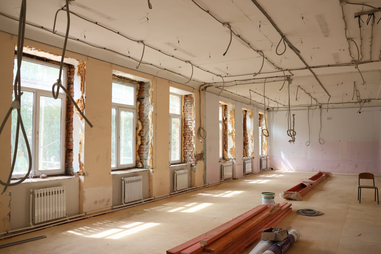 В Новомосковске продолжается ремонт школы №25