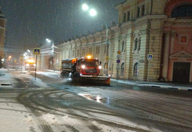 Девяносто единиц техники задействовано в уборке Тулы 15 ноября