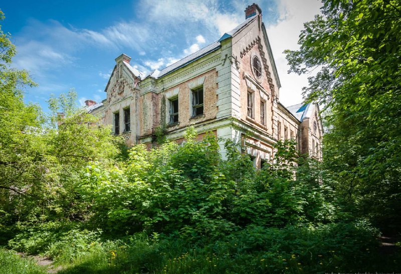 В Тульской области выставили на продажу старинную усадьбу фон Мекк
