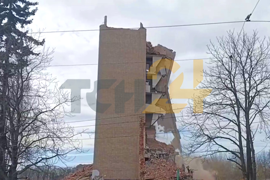 На видео попал момент падения «остатков» здания бывшей «Типографии» в Туле