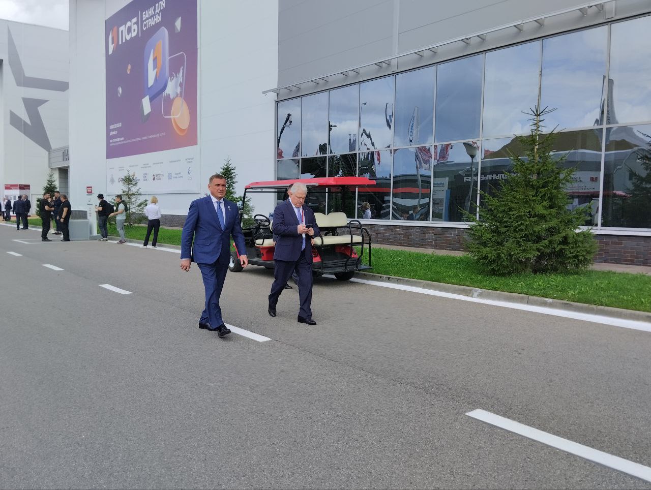 Алексей Дюмин присутствует на открытии форума «Армия-2023»