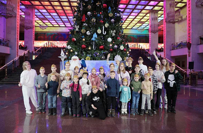 Тульский филиал Фонда "Защитники Отечества" организовал поездку на "Ёлку Победы" для детей ветеранов СВО