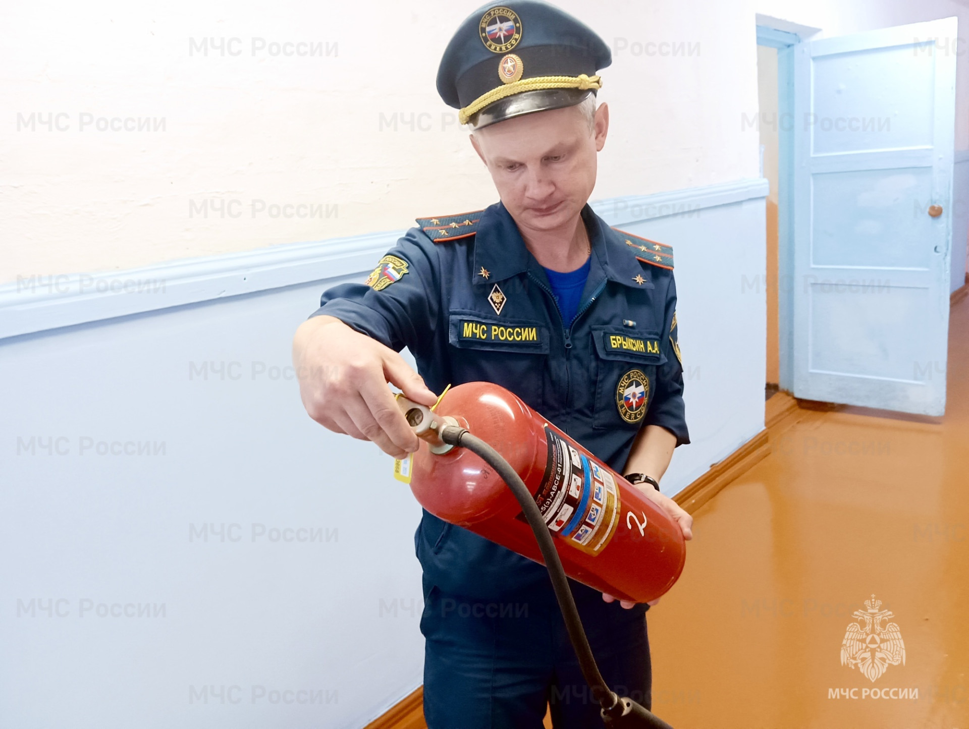В трех районах Тульской области спасатели проверили избирательные участки