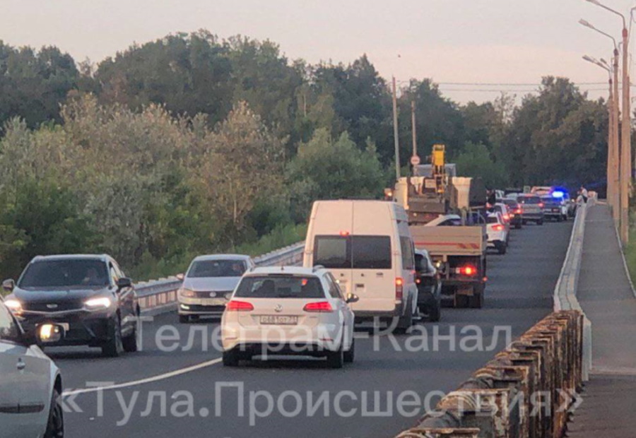﻿На Щекинском шоссе в Туле собралась пробка вечером 9 июля