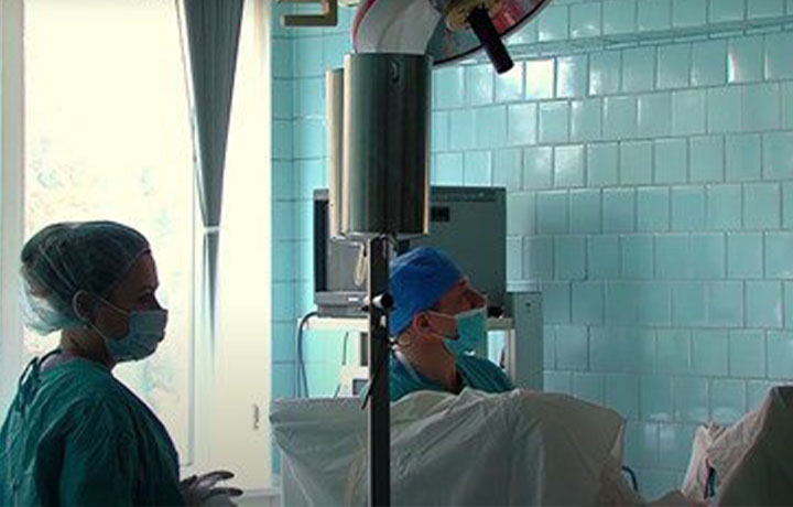 Новомосковские врачи провели пациенту уникальную операцию на почках