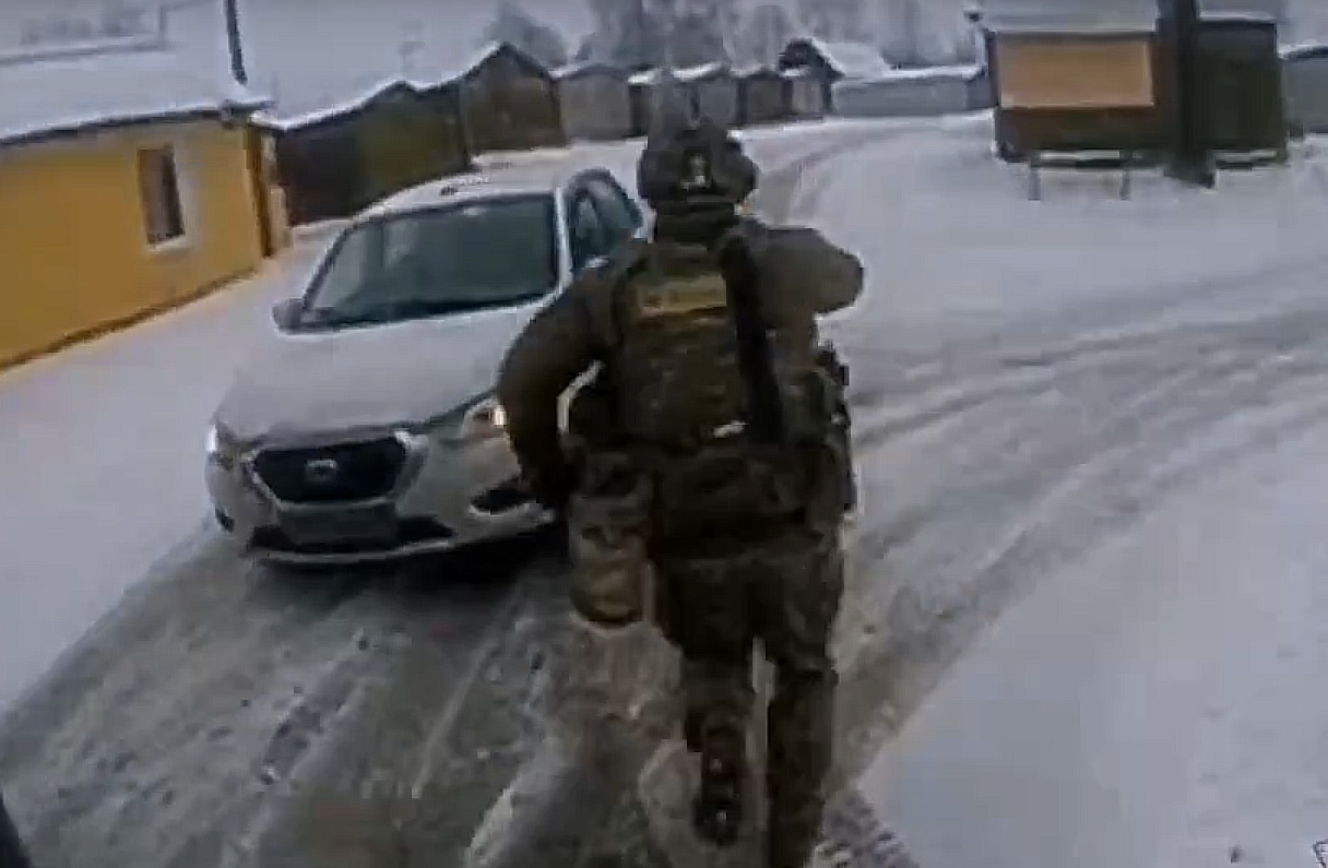 Росгвардия опубликовала видео задержания наркоторговца в Туле