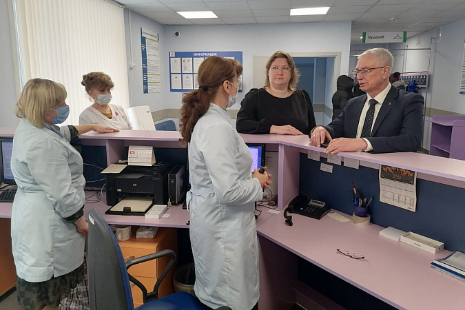 Малишевский проверил готовность к открытию двух амбулаторий в Узловском районе