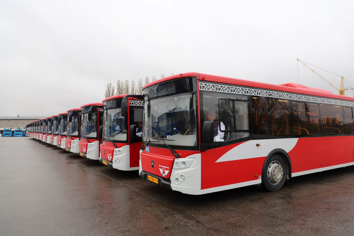 Обновление общественного транспорта в Туле: Илья Беспалов проверил 15 новых  автобусов — ТСН 24